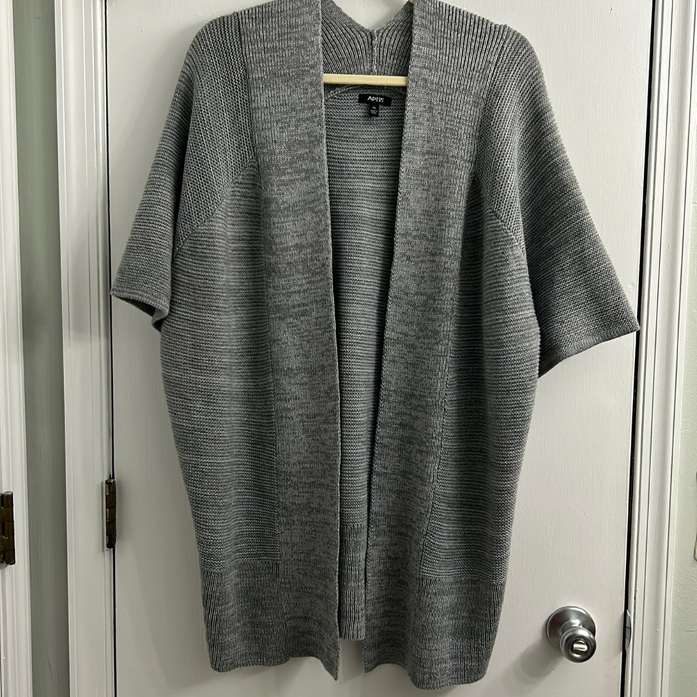 Apt. 9 women’s short sleeve cardigan/jacket sweater - size XL